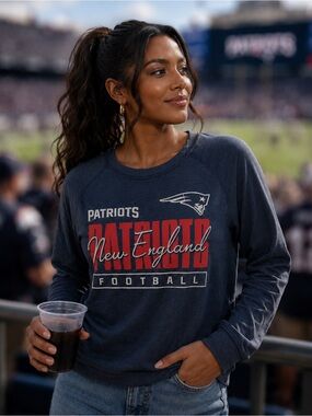 🆕 NWT New England Patriots Lightweight Sweatshirt Women’s Small NFL